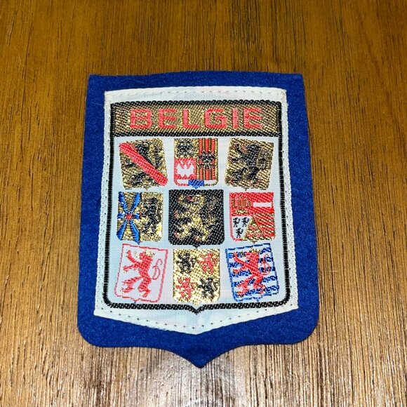 Set of 12 vintage European travel souvenir patches cloth and embroidered - Picture 10 of 13